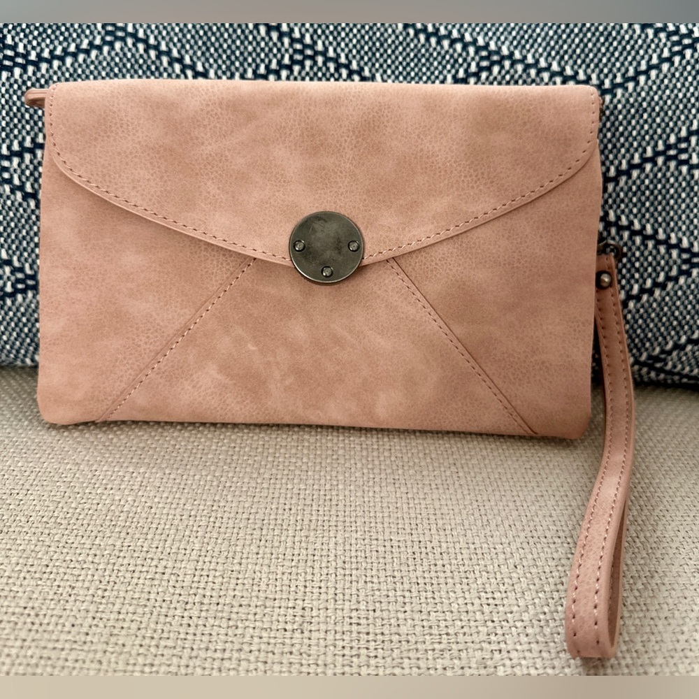 NWOT Joy Susan Wristlet Clutch